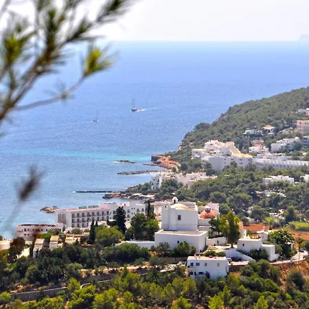 Y Santa Eulalia Gæstehus 2*